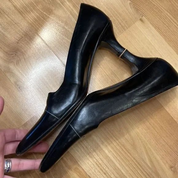 Santoni Black Leather Heels with Red Interior - Picture 2 of 5